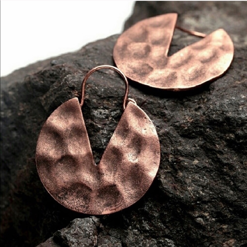 ✔️NWOT Hammered Round Hinge Hoop Earrings